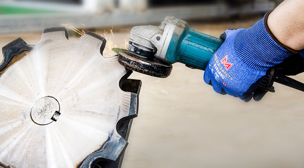 All That You Need To Know About Cut Resistant Gloves